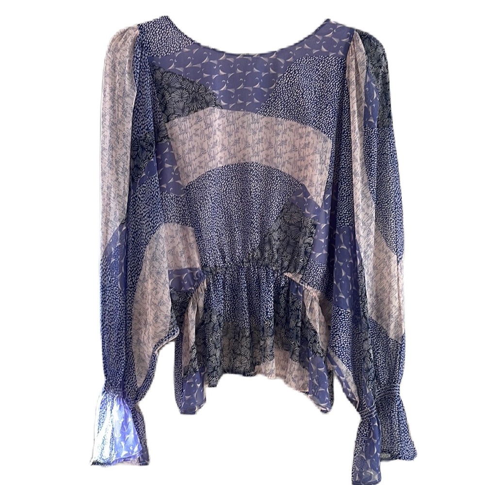 BB Dakota,M,relaxed fit,pull on,tie at neck back,elastic at wrist & waist. EUC
